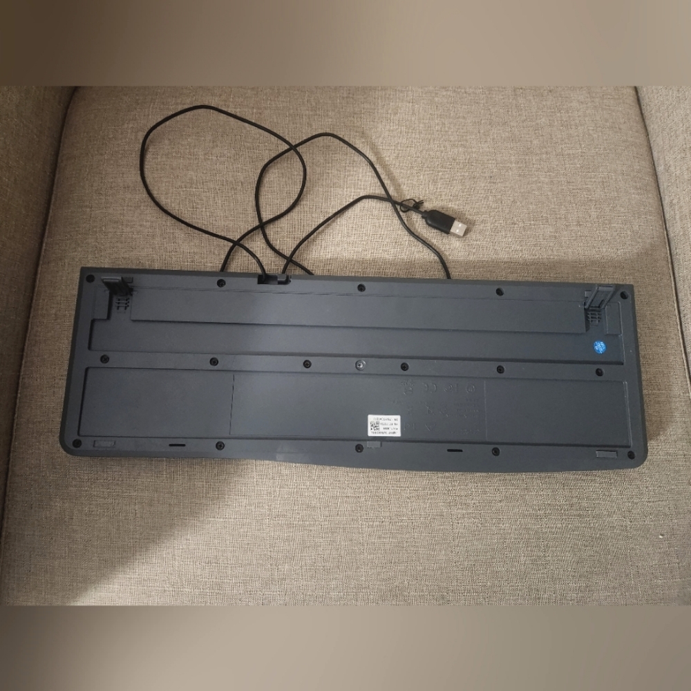 Logitech USB Keyboard - Picture 2 of 5